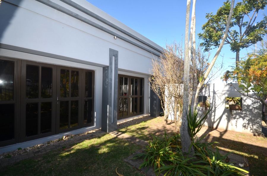 To Let commercial Property for Rent in Gonubie Eastern Cape